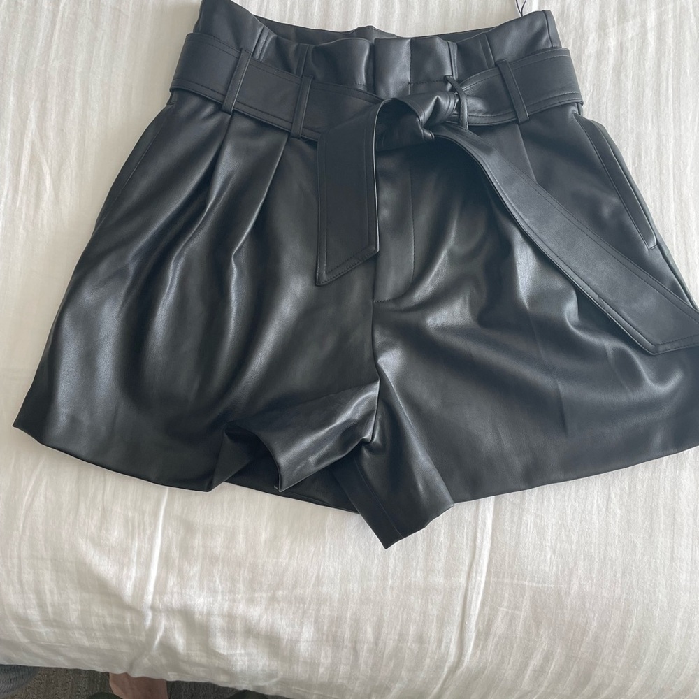 New without tag!! Never used!! Zara Leather shorts